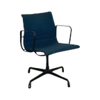 Vitra Ea 104 Designstoel – Draaibaar, Donkerblauw En Iconisch (Special Edition) thumbnail 1