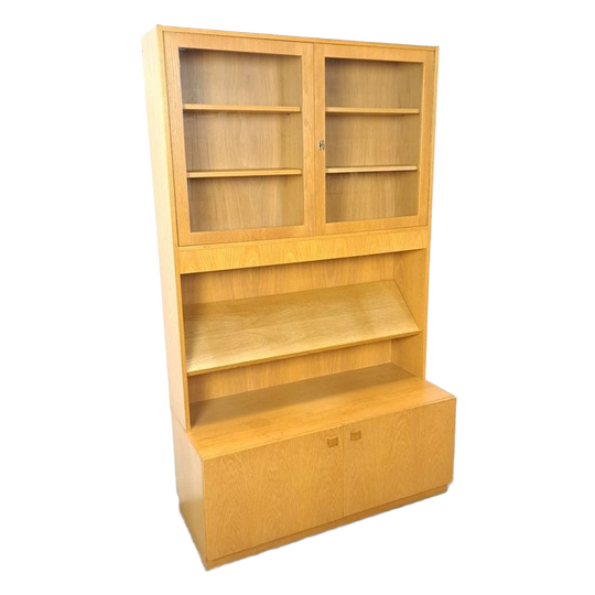 Hoge Lp Vitrinekast Met Glazen Deuren En Lectuurplank Uit Zweden 1