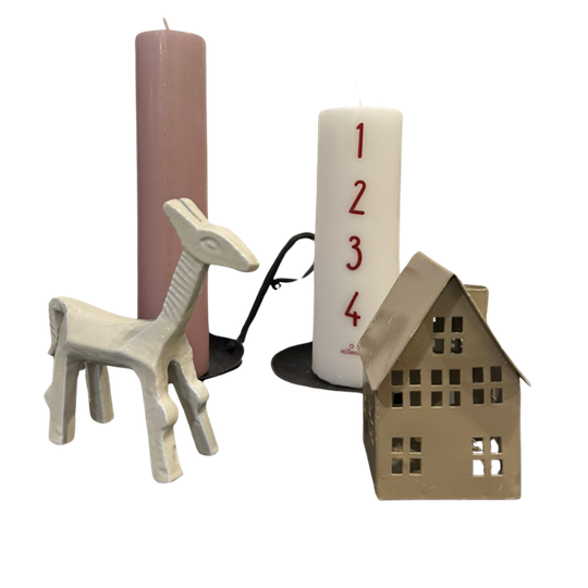 IB Laursen Set Kaarsen, Kerstezel En Huisje 1