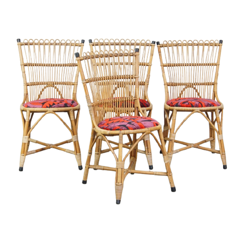 Set Van 4 Subtiele En Charmante Vintage Jaren ’60 Rotan Boho Stoelen Met Gestoffeerde Zitting