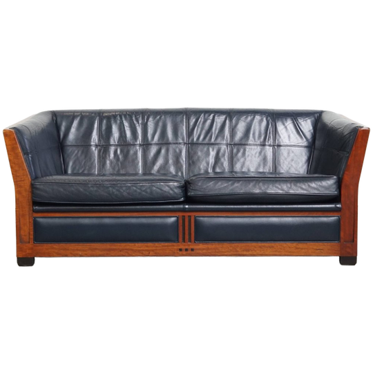 Stijlvolle 2.5-zits Art Deco Design Bank Van Schuitema Met Mooi Houtwerk En Donkerblauw Rundleer 1
