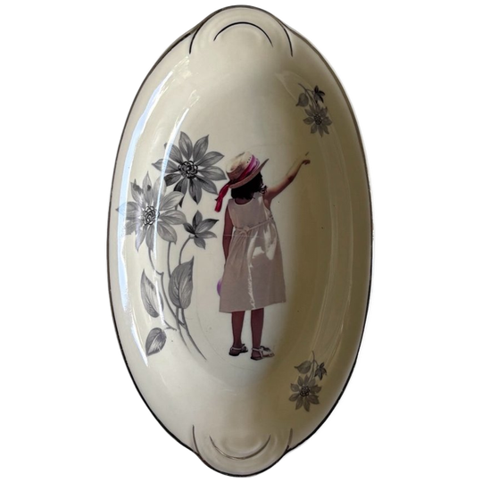 Vintage Wandbord Ovaal Meisje Wijst 1
