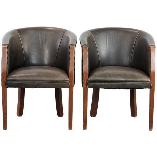 Geweldige Set Van Twee Rundleren En Houten Tubchairs Met Een Mooie En Stoere Kleurstelling 1