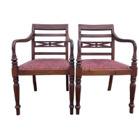 Set Van Twee Stevige Teak Houten Gestoffeerde Stoelen Met Armleuningen