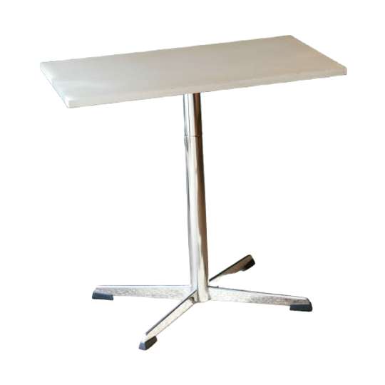 Draaibare En Verstelbare Bijzettafel 1