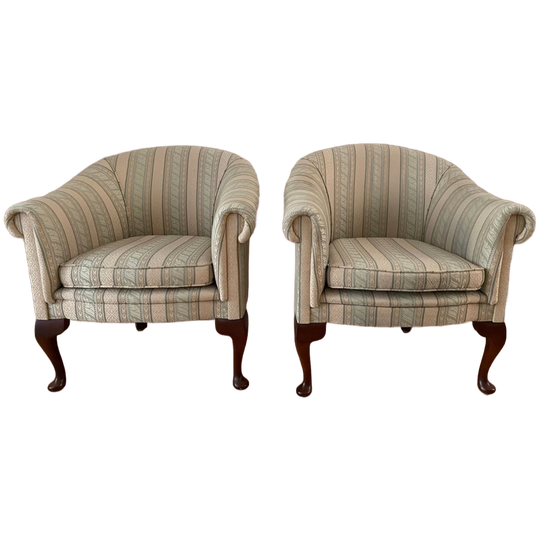 Set Van 2 Chesterfield Byron Tub Chairs 1