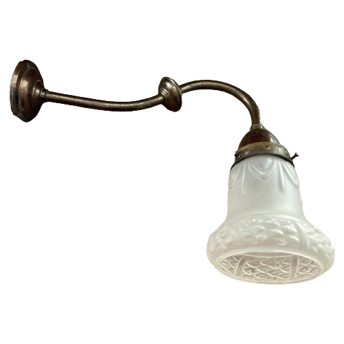 Klassiek Bronskleurig Wandlampje Met Persglazen Kapje