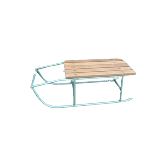 Groene Metalen Slee Met Houten Latten 1