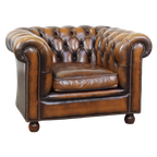 In Goede Staat Verkerende En Luxe Klassieke Rundleren Engelse Chesterfield Fauteuil thumbnail 1