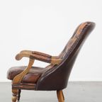 Comfortabele En Klassieke, Prachtig Gekleurde Engelse Rundleren Chesterfield Fauteuil thumbnail 9
