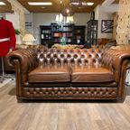 Engelse Chesterfield 2 Zits Bank In Antiek Bruin Leer Winchester thumbnail 2