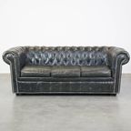 Zwarte 2.5 Zits Rundleren Engelse Chesterfield Bank Met Leuke, Luxe Details thumbnail 2