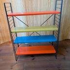 Staand Tomado Boekenrek Met Zwarte Staanders. thumbnail 2