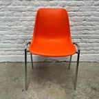 4x Vintage Oranje Stapelstoelen Oranje Kuip En Chromen Frame thumbnail 3