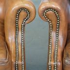Set Van 2 Klassieke Vintage Rundleren Engelse Chesterfield Oorfauteuils In Een Lichte Cognac Kleu thumbnail 3