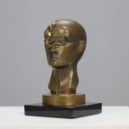 Sculpture “homo Decessor” By Raf Verjans thumbnail 4