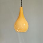 Scandinavische Hanglamp In Honingkleurig Opaline, Jaren 60 thumbnail 2