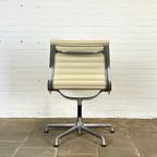 Herman Miller Ea 106 Draaibare Crème Leren Designstoel thumbnail 8