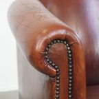 Comfortabele Vintage Schapenleren Clubfauteuil In Engelse Stijl Met Een Mooi Patina thumbnail 4