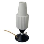 Ca. 1960 - Table Lamp With Ribbed Opaline Glass - Mounted On A Black Base thumbnail 6
