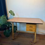 Vintage Houten Bureau Met Formica Tafelblad En Lades thumbnail 6