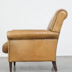Comfortabele En Stijlvolle Vintage Schapenleren Fauteuil/armchair Met Rechte Vormen thumbnail 3