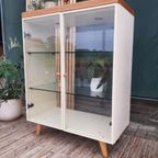 Vintage Kastje Met Glas Retro Design Vitrinekast Pootjes thumbnail 10