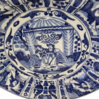 Grote Japans Porseleinen Schotel Met Figuren, 20e Eeuw thumbnail 6