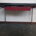 Uitschuifbare Tafelblad Met Besteklade Van Rood Formica thumbnail 4