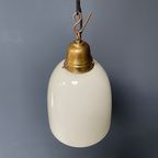 Hoge Opaline Glazen Hanglamp Met Messing Armatuur thumbnail 14