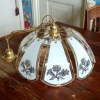 Vintage Hollywood Regency Hanglamp Met Messing En Glazen Bloemenkap – Jaren '80 Eyecatcher thumbnail 8