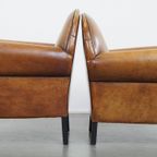 Luxe, Tijdloze Schapenleren Set Bestaande Uit 2 Fauteuils En Een Hocker In Art Deco Stijl thumbnail 9