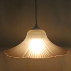 Vintage Frosted Glazen Bloem Hanglamp Met Rozige Rand. thumbnail 5