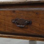 Unieke En Prachtige Antieke Kastanjehouten Salontafel Uit De 18e Eeuw Met Een Blad Uit 1 Stuk thumbnail 8