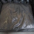 Comfortabele Zwarte Rundleren Chesterfield 2.5 Zits Bank In Engelse Stijl thumbnail 7