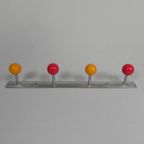 Wandkapstok Met Gekleurde Bollen, Jaren 50 thumbnail 5