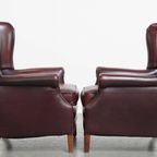 Set Van 2 Mooie En Comfortabele Bordeauxrode Rundleren Oorfauteuils In Engelse Stijl thumbnail 1