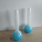 Vintage Glazen Blauw Witte Vazenset Handgeblazen thumbnail 2