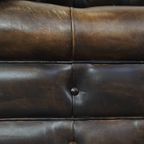 Zeer Luxe, Antieke Rundleren 3 Zits Chesterfield Bank Met Een Uniek Karakter En Een Uitmuntend Pa thumbnail 14