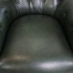 Zeer Charmante Set Van 2 Groene Rundleren Chesterfield Fauteuils In Engelse Stijl thumbnail 5