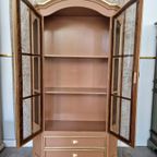 Vitrinekast In Zachte Perzikkleur En Goud thumbnail 6