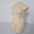 Grote Vrouwelijke Torso In Keramiek. thumbnail 3