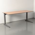Ahrend Four Two Bureau, Beuken Blad, 180 X 80 Cm, Hoogte Instelbaar Onderstel thumbnail 2