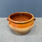 Okergele Geglazuurde Aardewerk Pot Uit Frankrijk thumbnail 3