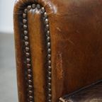Charmante En Karakteristieke Subtiele Gepatineerde Schapenleren Armchair Met Een Geweldig Patina thumbnail 4