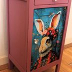 Brocante Roze Nachtkastje Met Konijn thumbnail 2