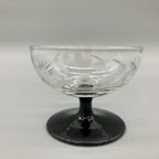 Set Vintage Gegraveerde Coupe Glaasjes Zwarte Voet 3 Stuks thumbnail 4