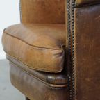 Karaktervolle Schapenleren Clubfauteuil Met Een Luxe, Rustieke Uitstraling thumbnail 12