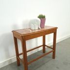 Oude Houten Tafel Met Marmeren Blad thumbnail 4
