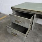 Vintage Industriële Desk / Bureau Acior Met Muntgroen Blad thumbnail 6